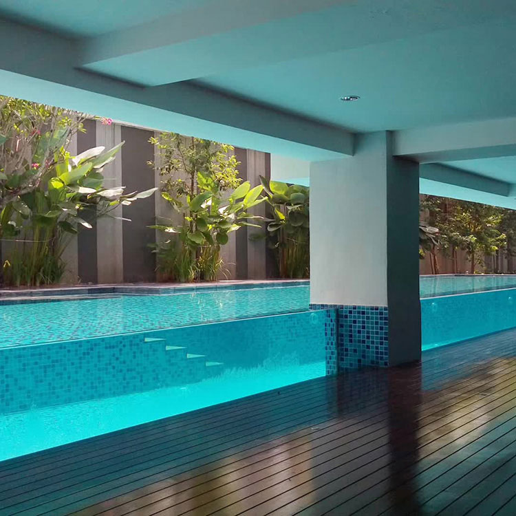 Piscina de acrílico de hotel - deixando a piscina do hotel mais bonita