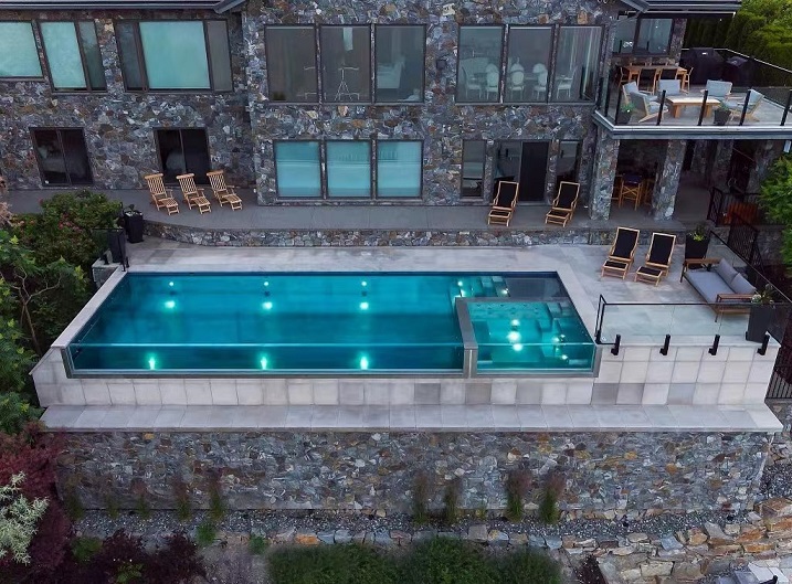 Piscina de paisagem acrílica ao ar livre